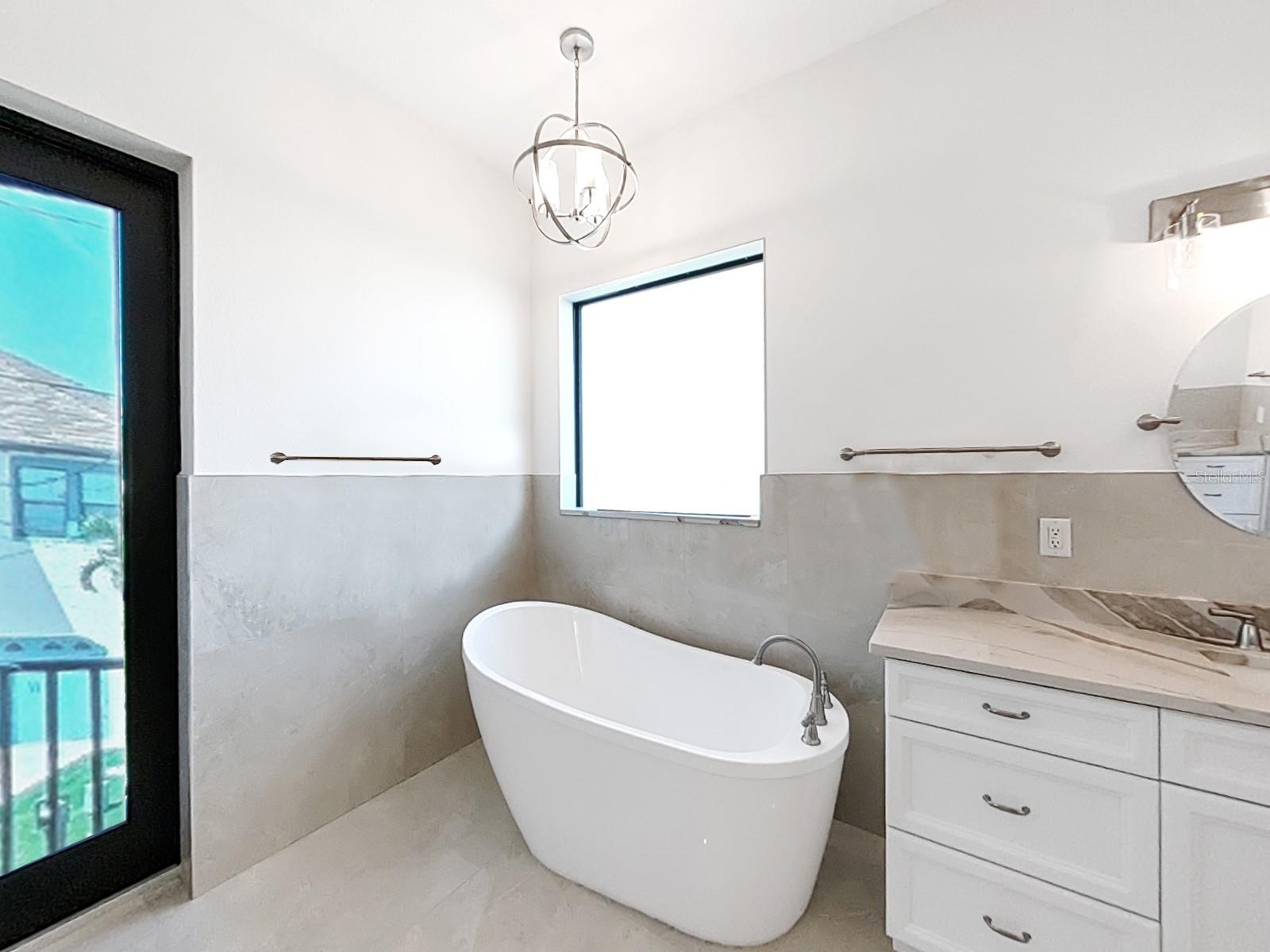 882 BAY POINT DR, MADEIRA BEACH, FL, 33708