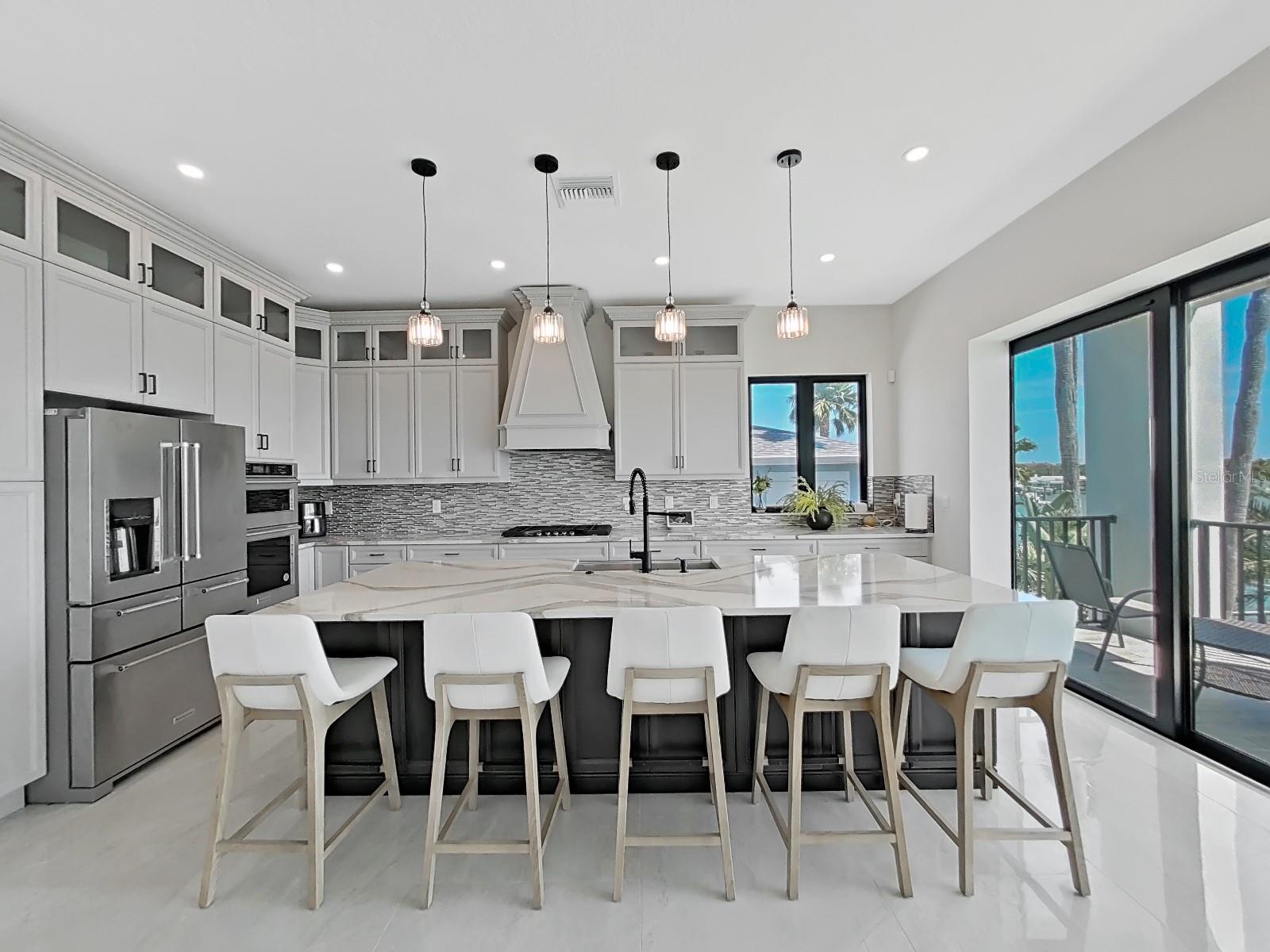 882 BAY POINT DR, MADEIRA BEACH, FL, 33708