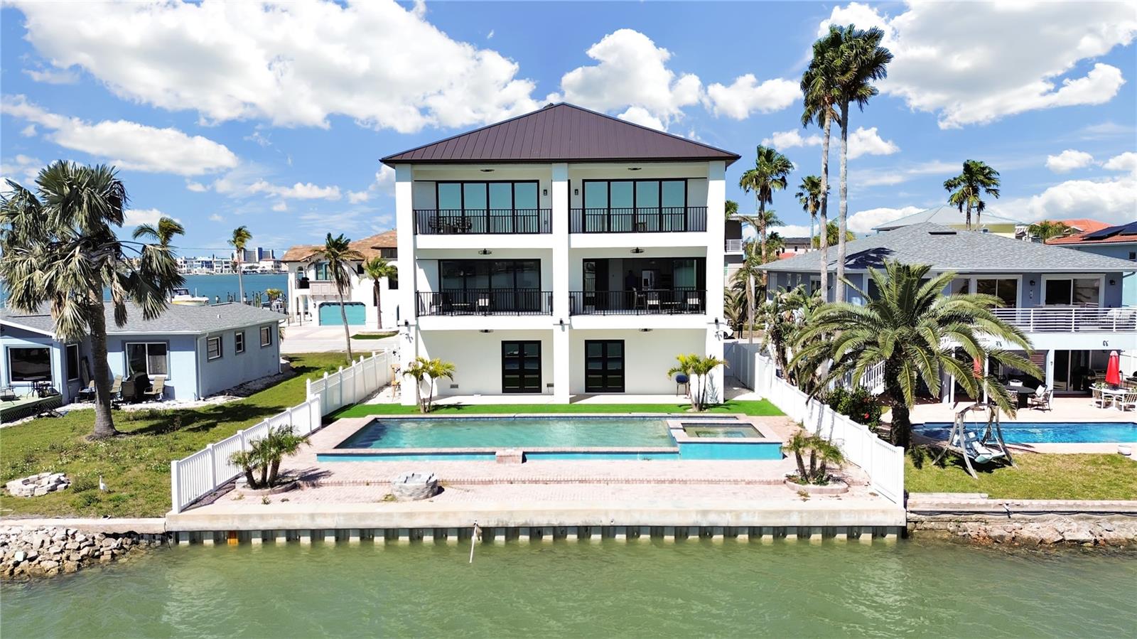 882 BAY POINT DR, MADEIRA BEACH, FL, 33708