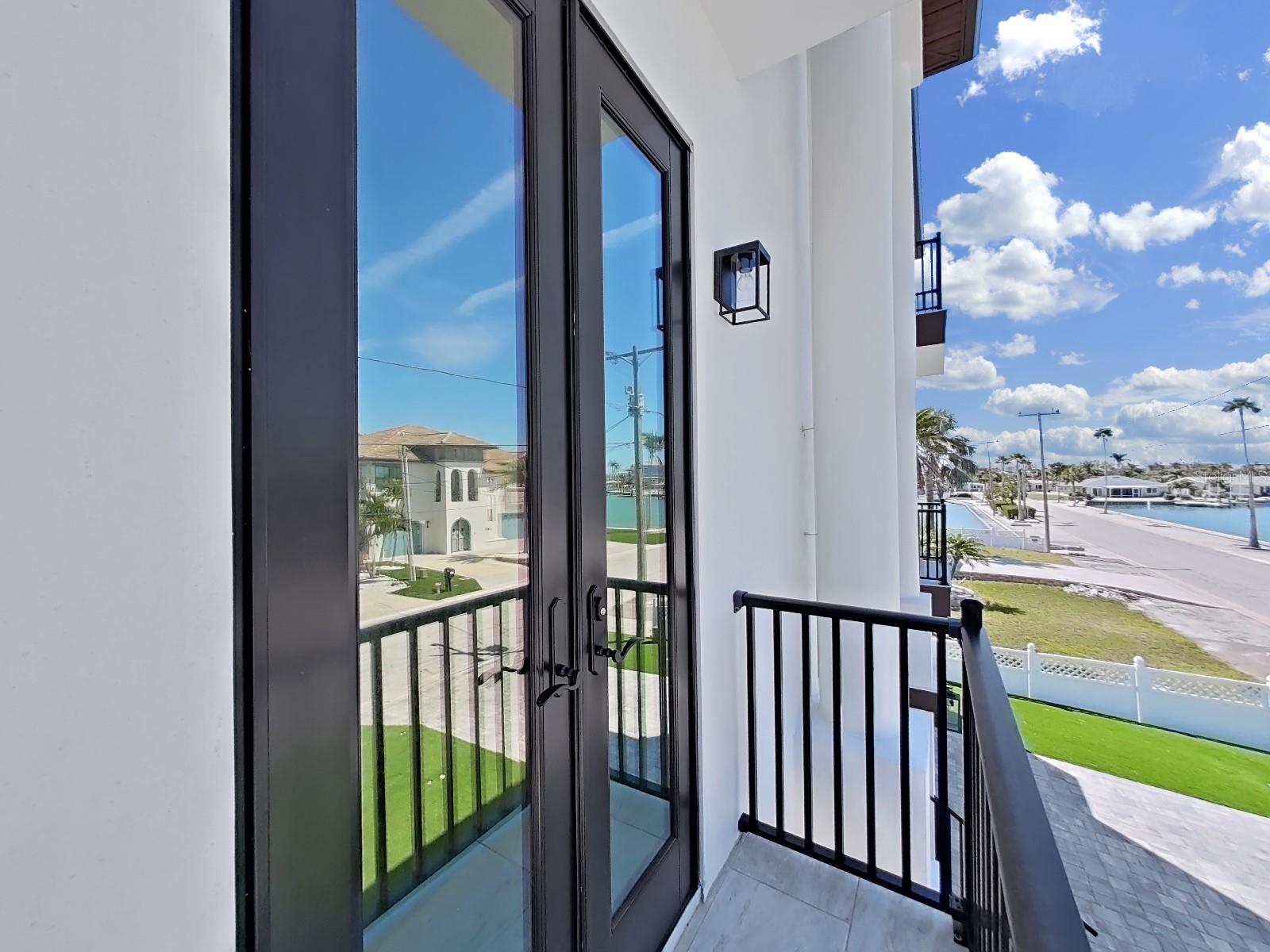 882 BAY POINT DR, MADEIRA BEACH, FL, 33708