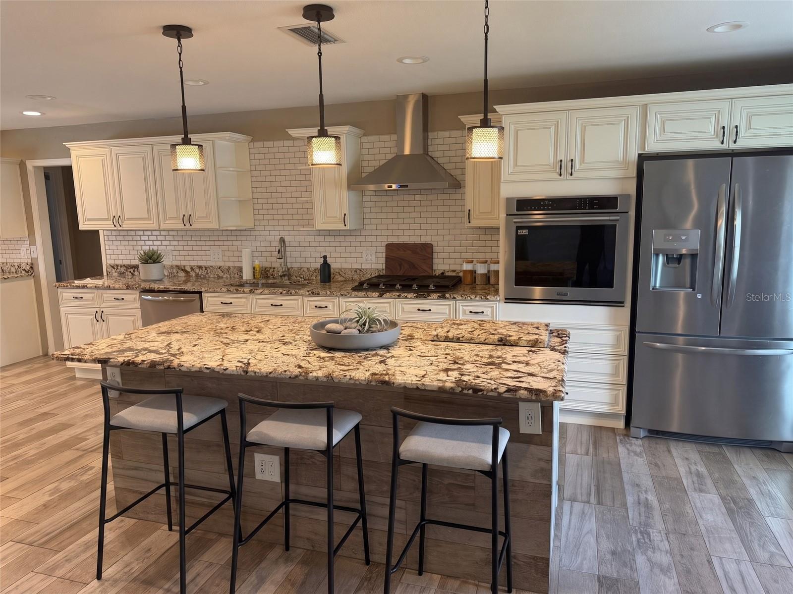 1410 SAXON BLVD, DELTONA, FL, 32725