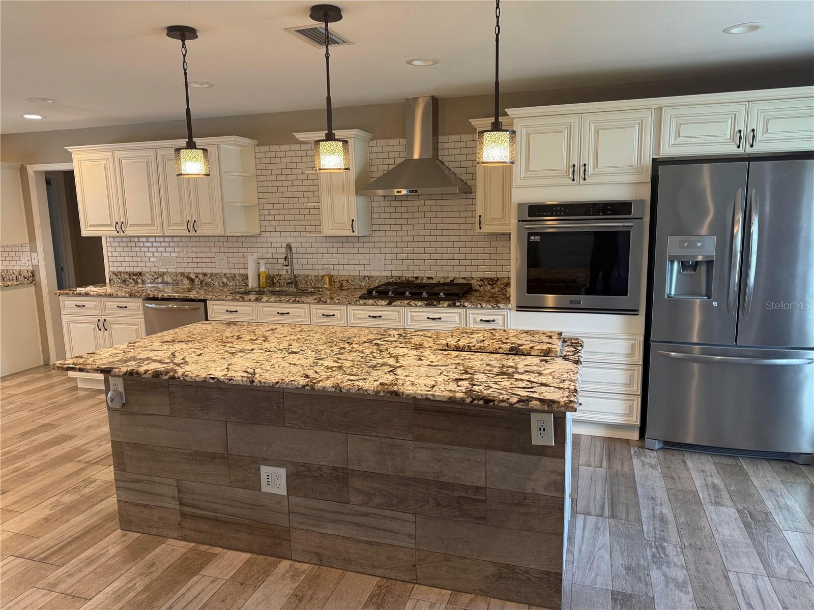 1410 SAXON BLVD, DELTONA, FL, 32725