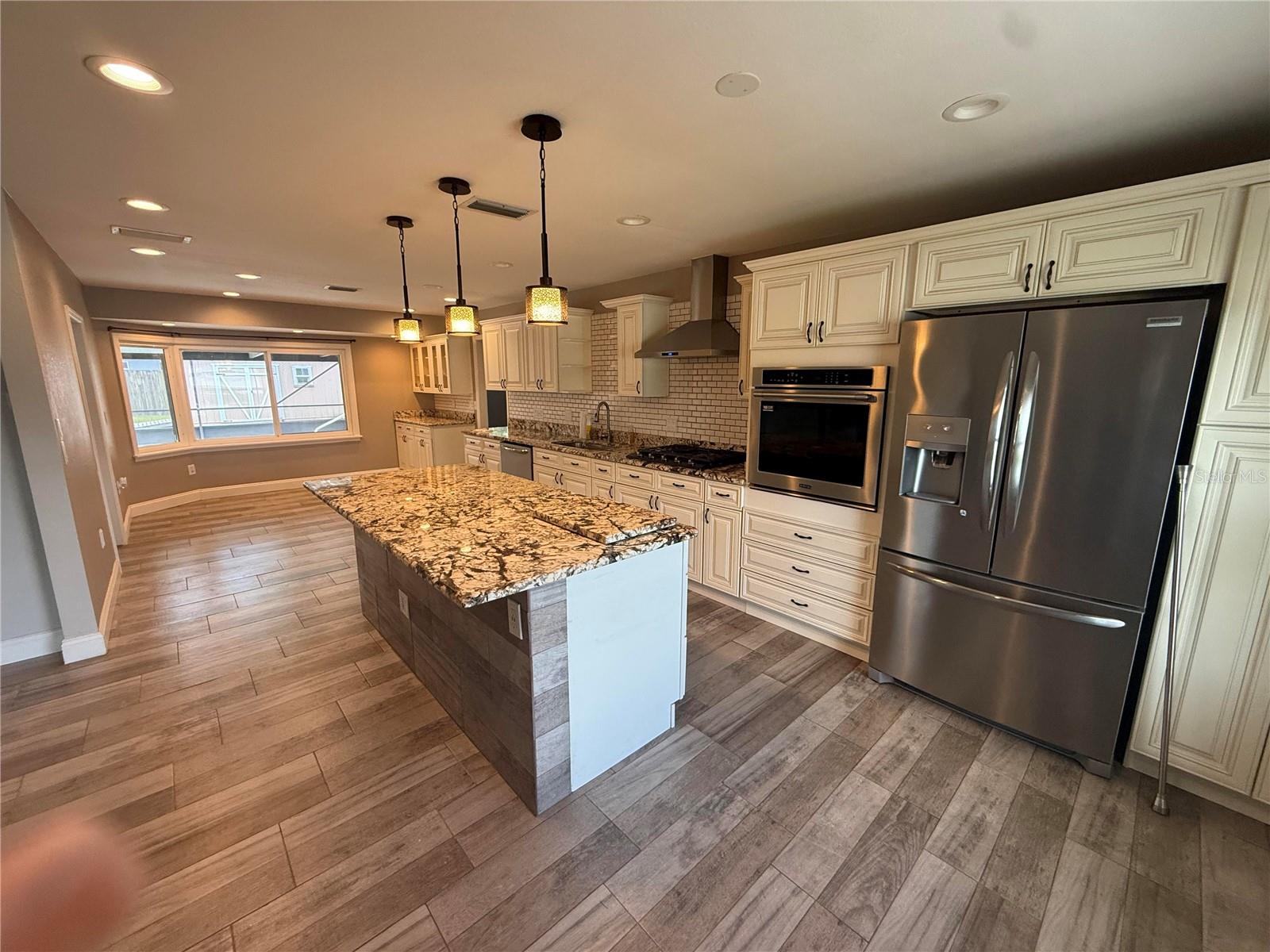 1410 SAXON BLVD, DELTONA, FL, 32725