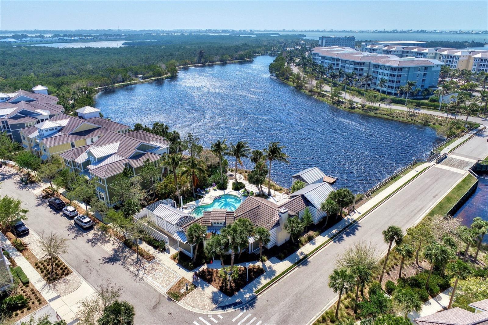 395 ARUBA CIR #102, BRADENTON, FL, 34209