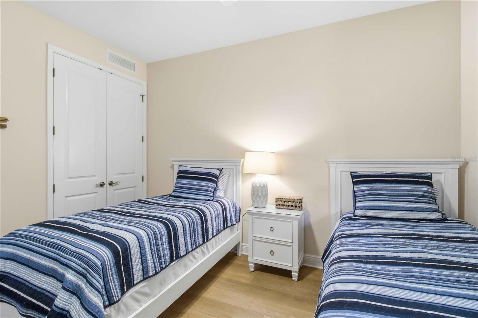 395 ARUBA CIR #102, BRADENTON, FL, 34209