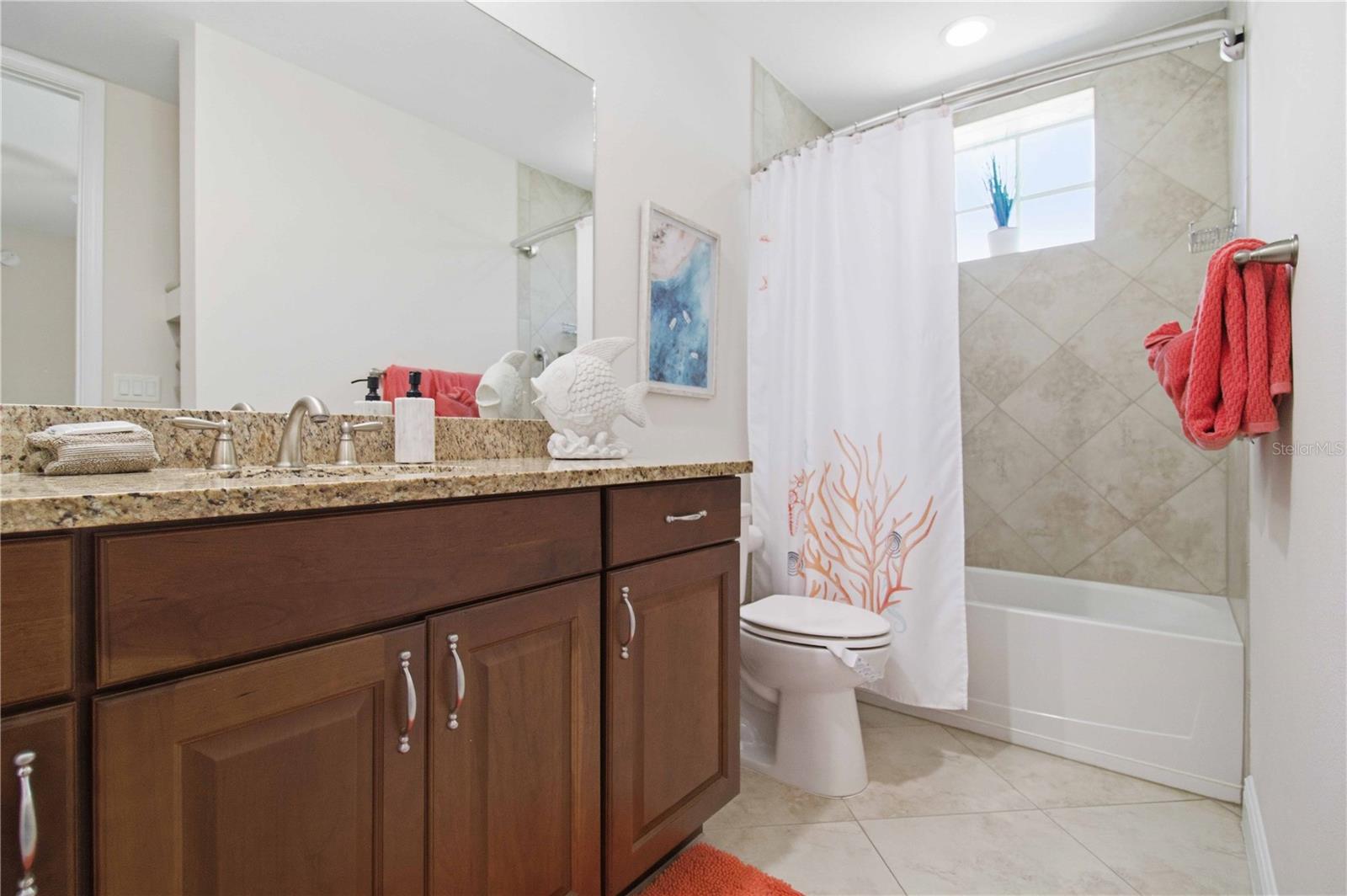 395 ARUBA CIR #102, BRADENTON, FL, 34209