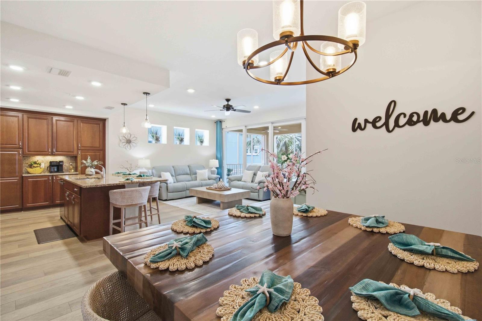 395 ARUBA CIR #102, BRADENTON, FL, 34209