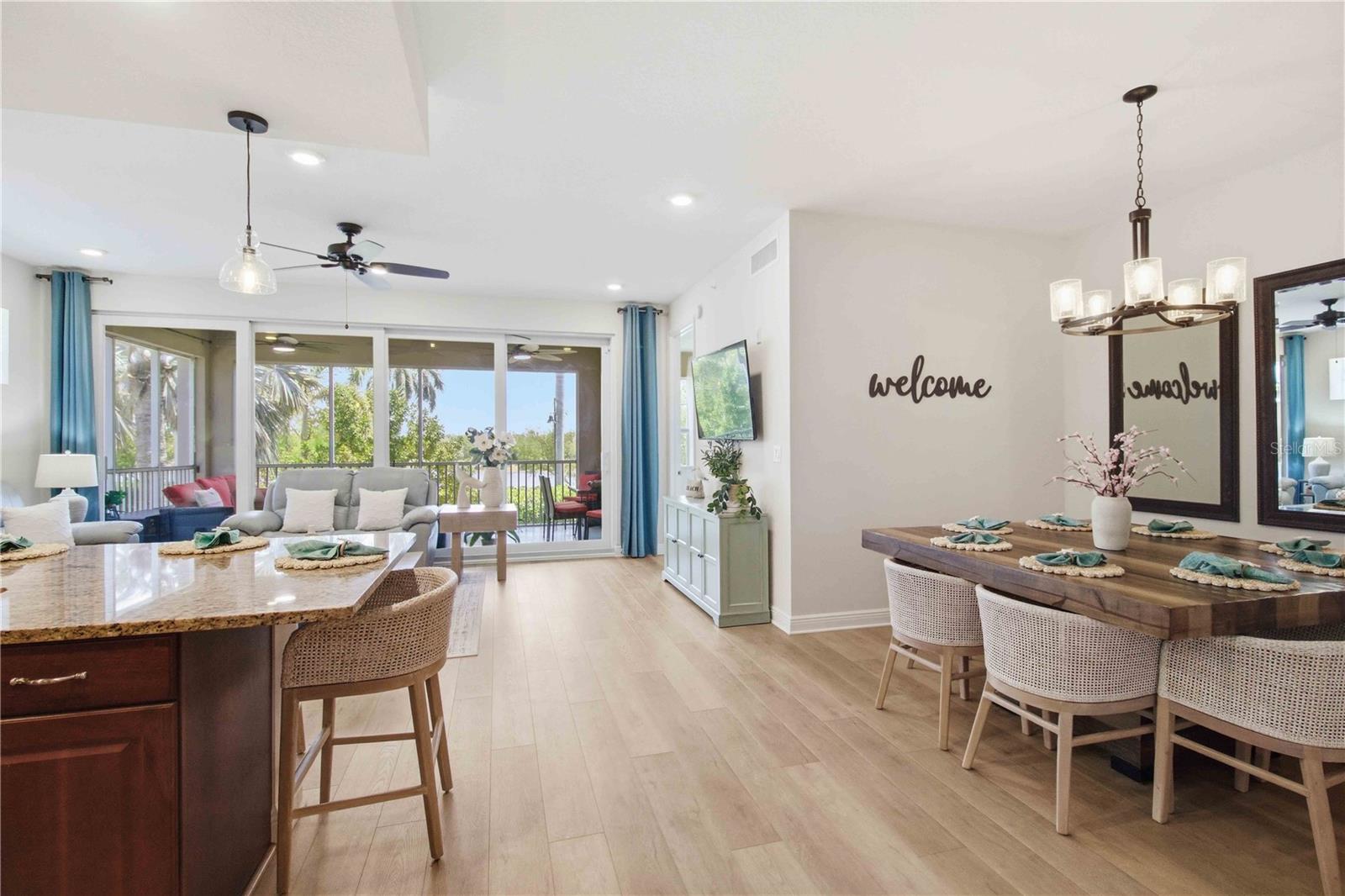 395 ARUBA CIR #102, BRADENTON, FL, 34209