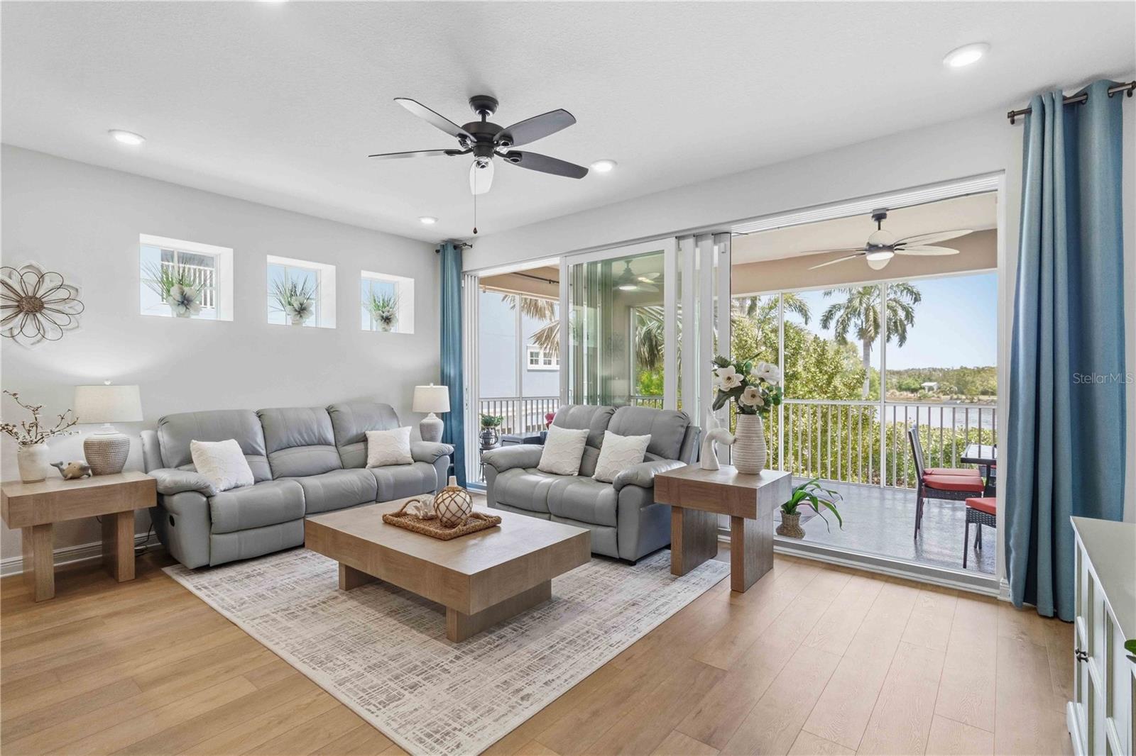 395 ARUBA CIR #102, BRADENTON, FL, 34209