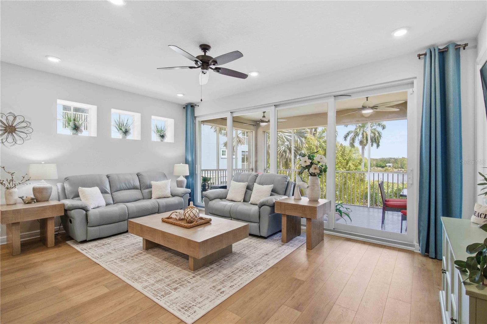 395 ARUBA CIR #102, BRADENTON, FL, 34209
