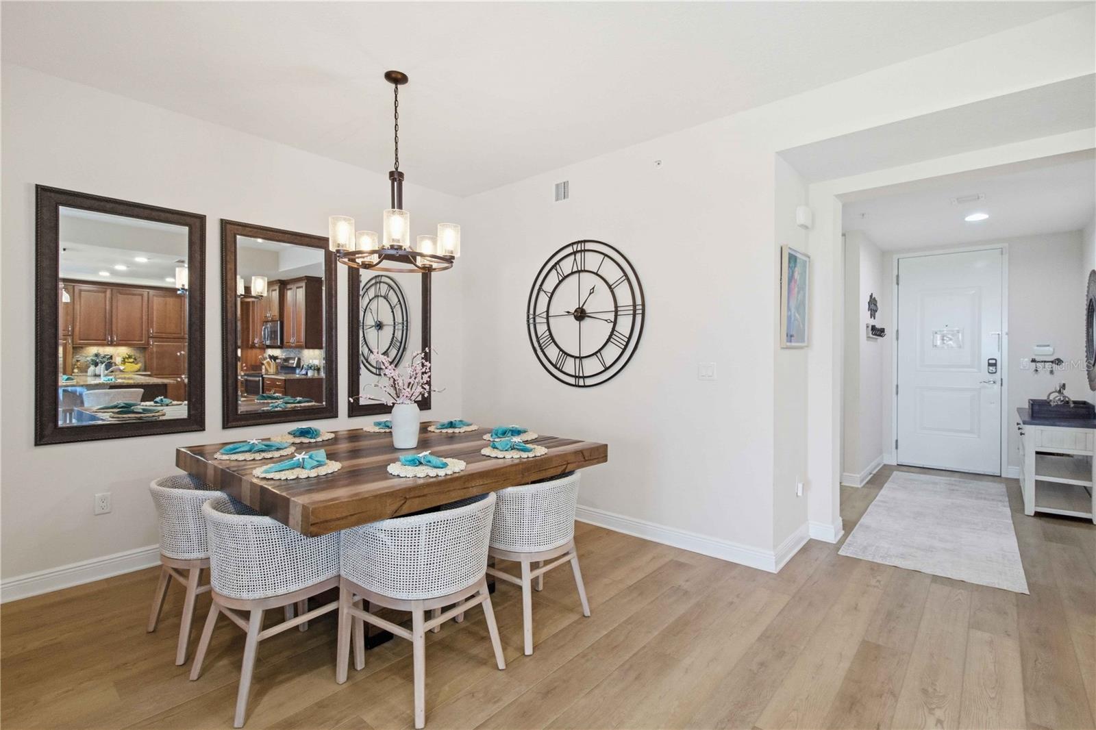 395 ARUBA CIR #102, BRADENTON, FL, 34209
