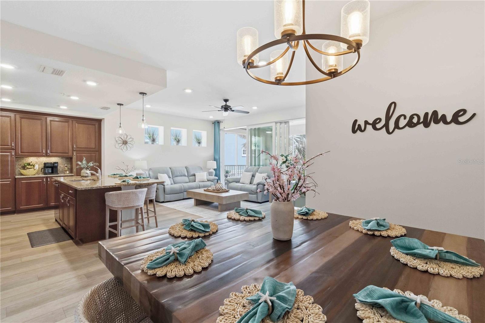 395 ARUBA CIR #102, BRADENTON, FL, 34209
