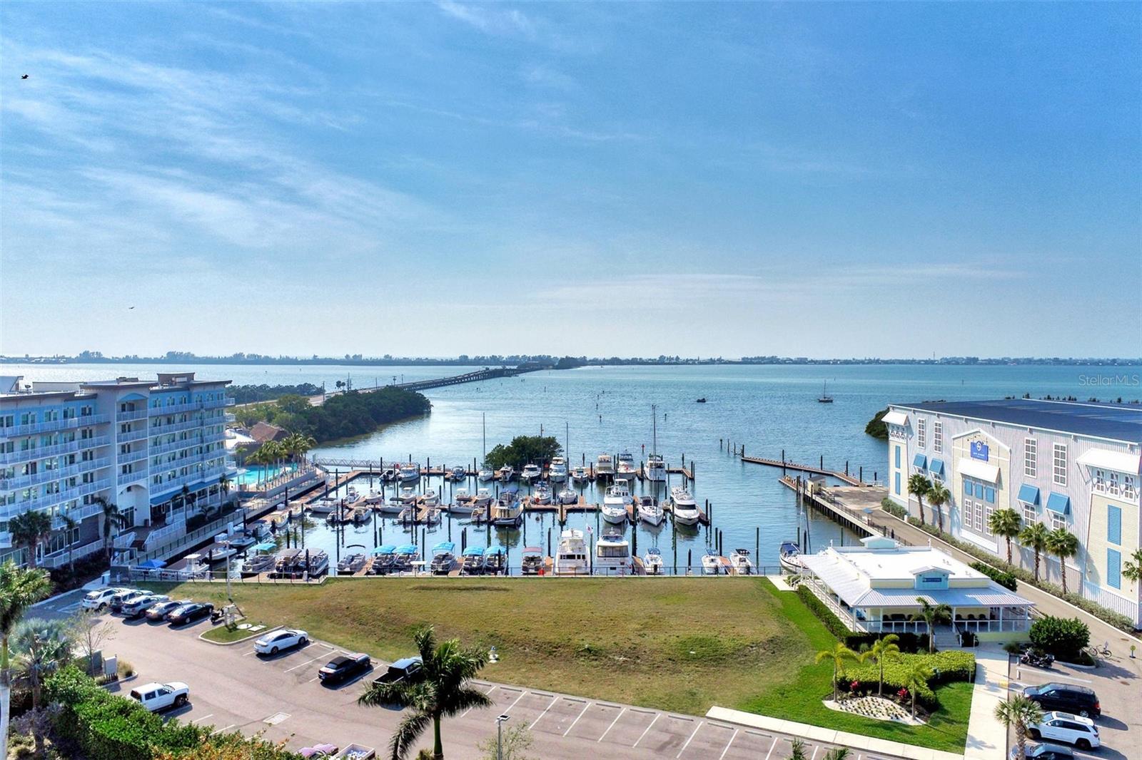 395 ARUBA CIR #102, BRADENTON, FL, 34209