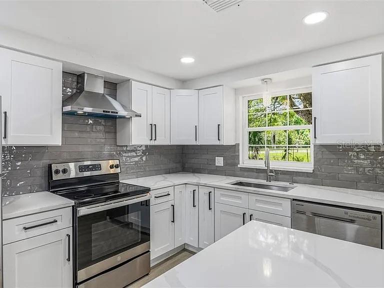 39252 HEIGHTS AVE, ZEPHYRHILLS, FL, 33542