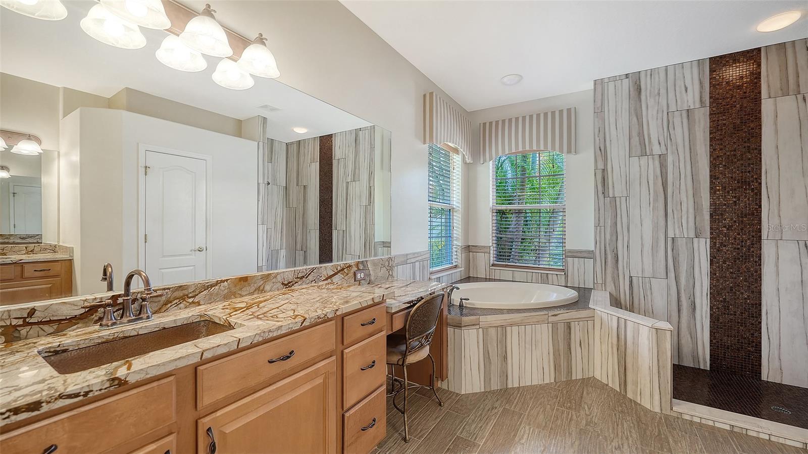 6148 PALOMINO CIR, BRADENTON, FL, 34201