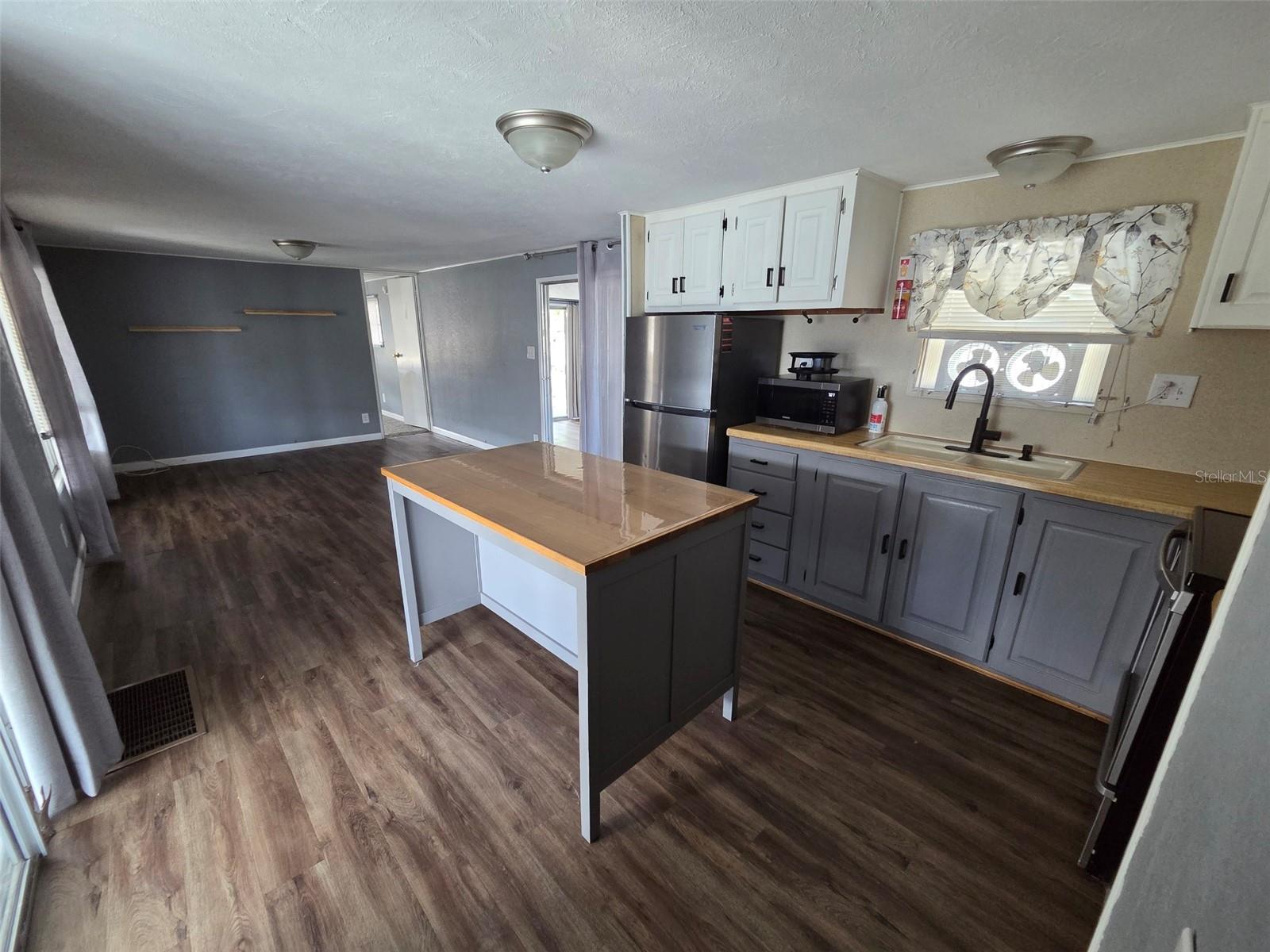 39143 OLA AVE, ZEPHYRHILLS, FL, 33542