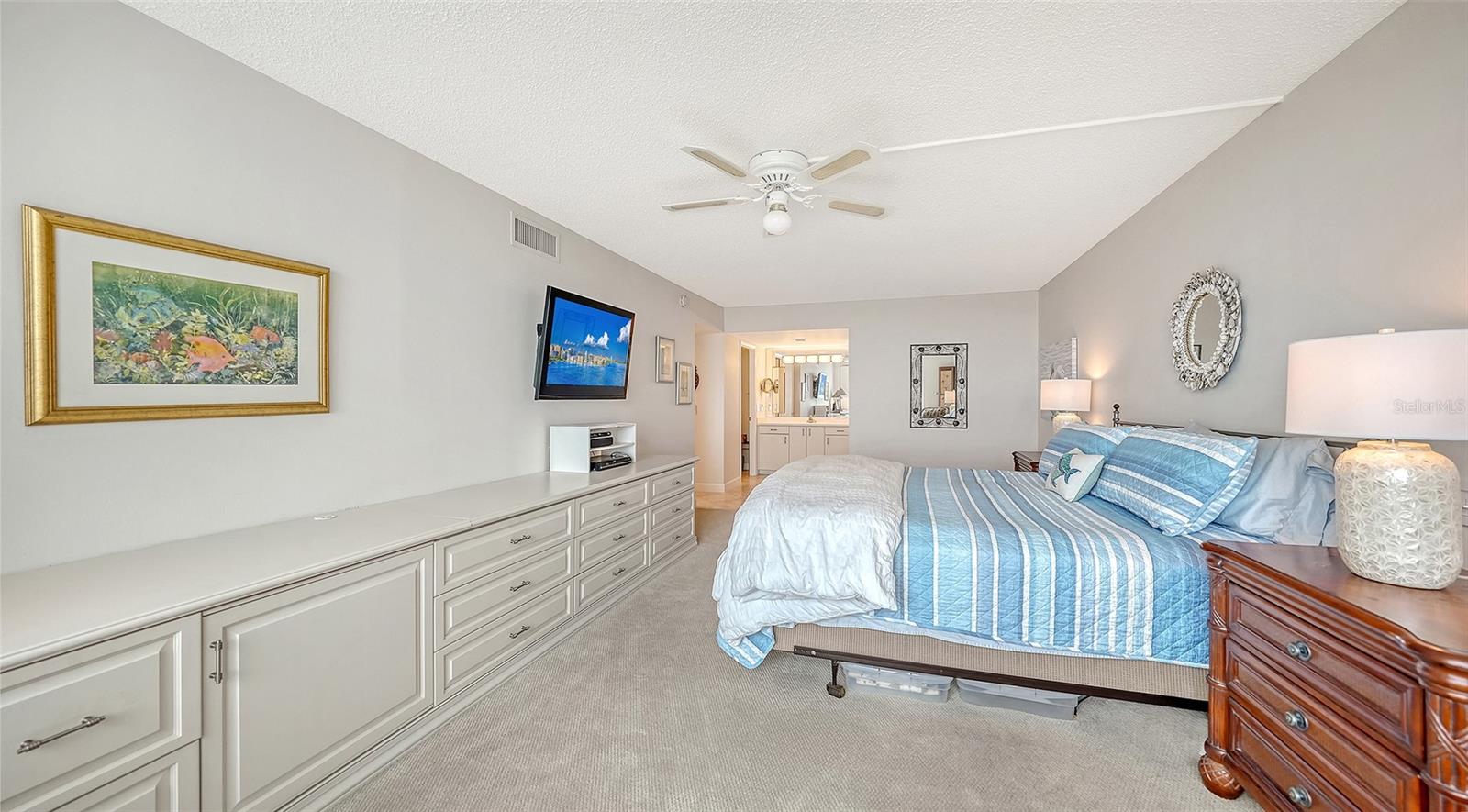 2425 GULF OF MEXICO DR #2E, LONGBOAT KEY, FL, 34228