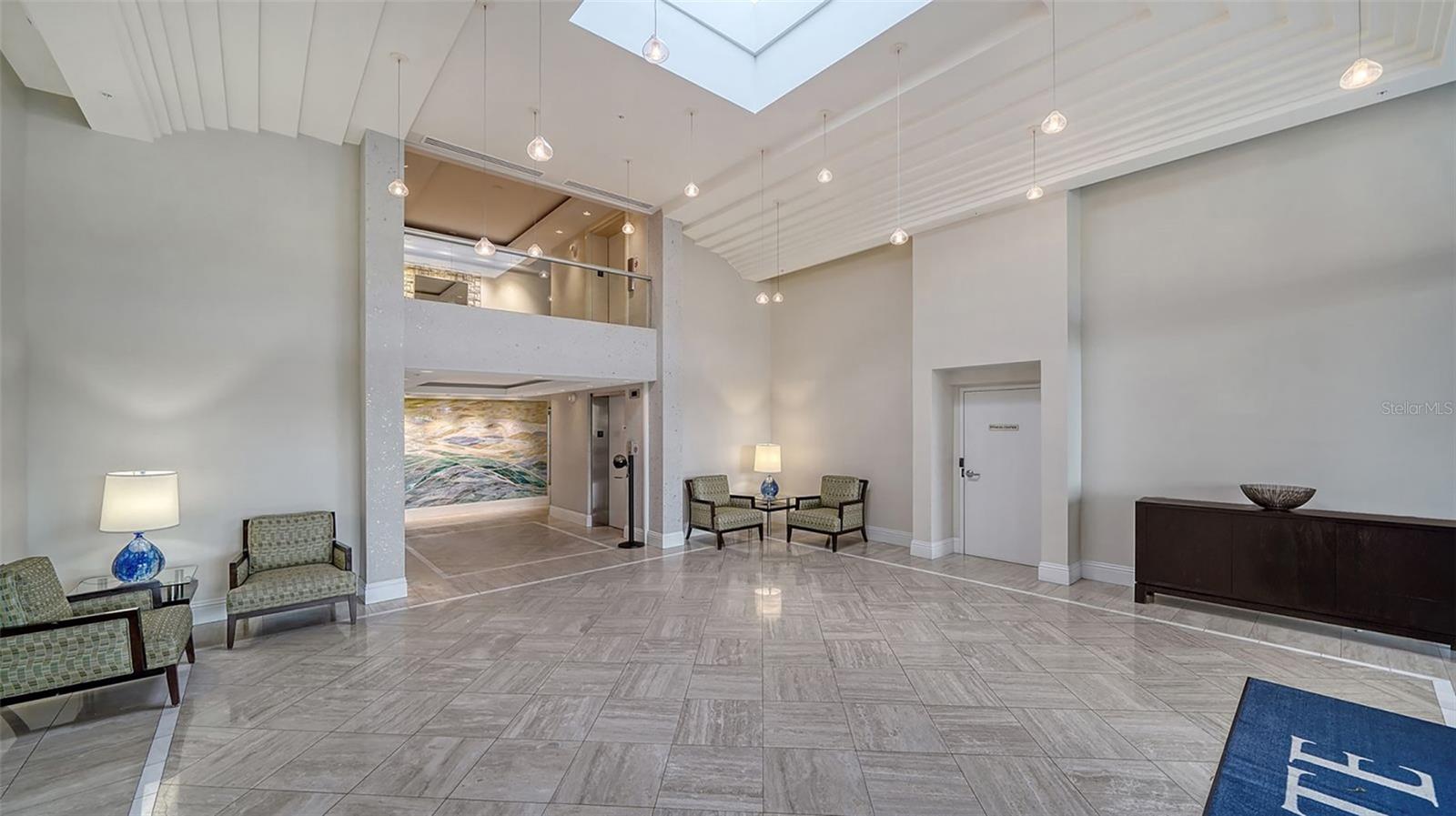 2425 GULF OF MEXICO DR #2E, LONGBOAT KEY, FL, 34228