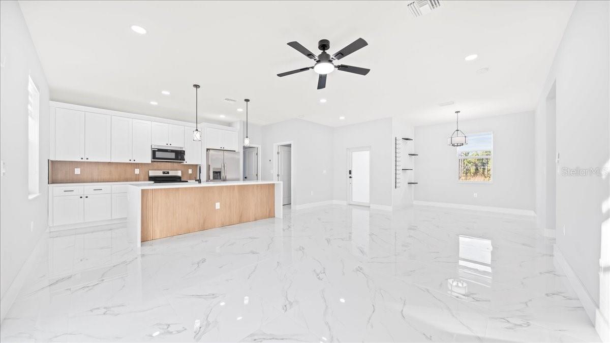 103 DIPLOMAT PKWY E, CAPE CORAL, FL, 33909