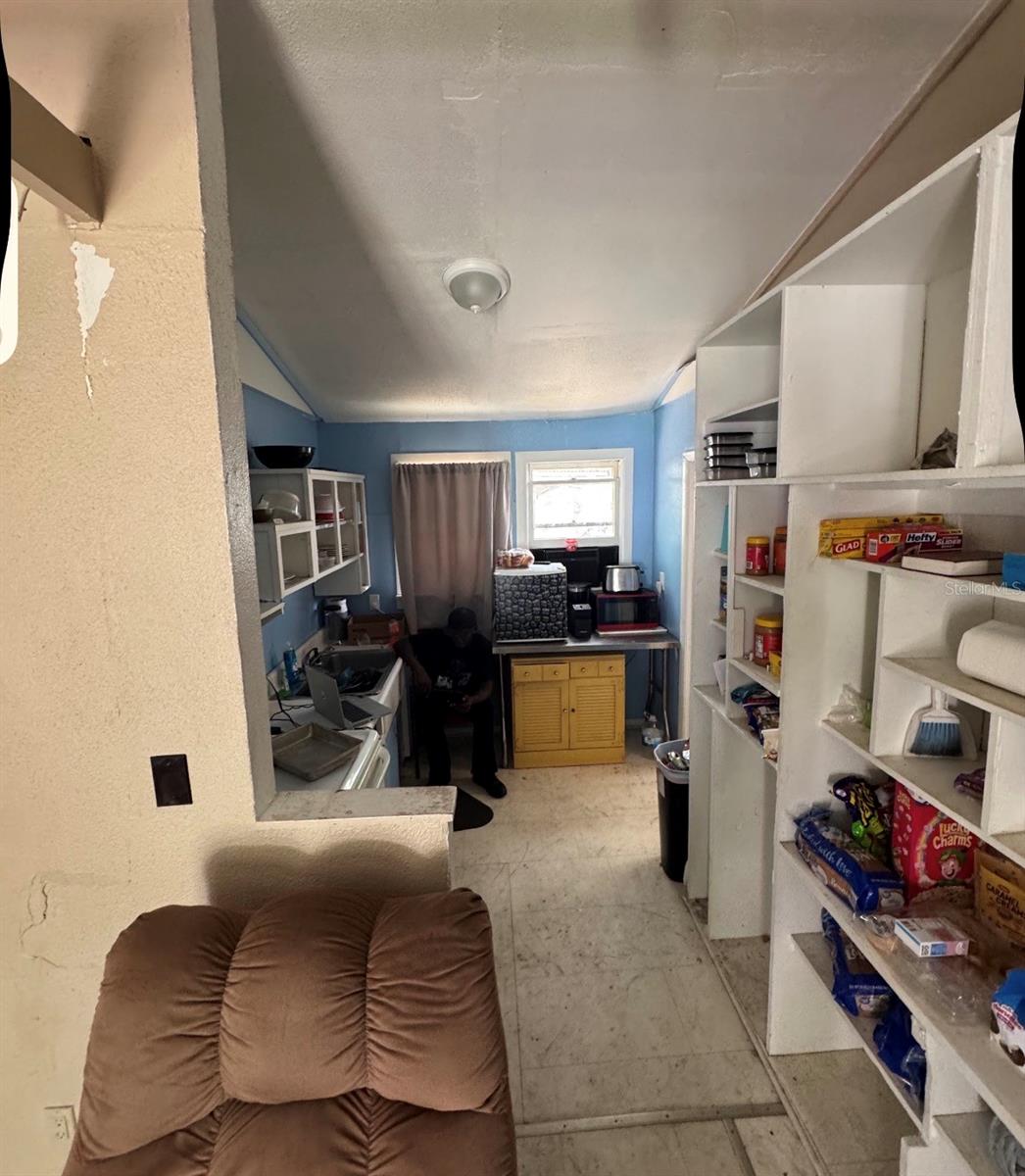 1812 E OKALOOSA AVE, TAMPA, FL, 33604