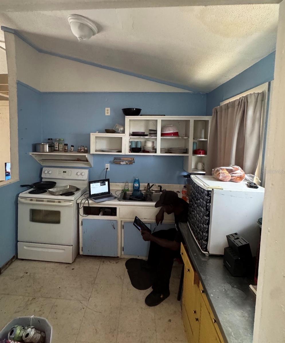 1812 E OKALOOSA AVE, TAMPA, FL, 33604