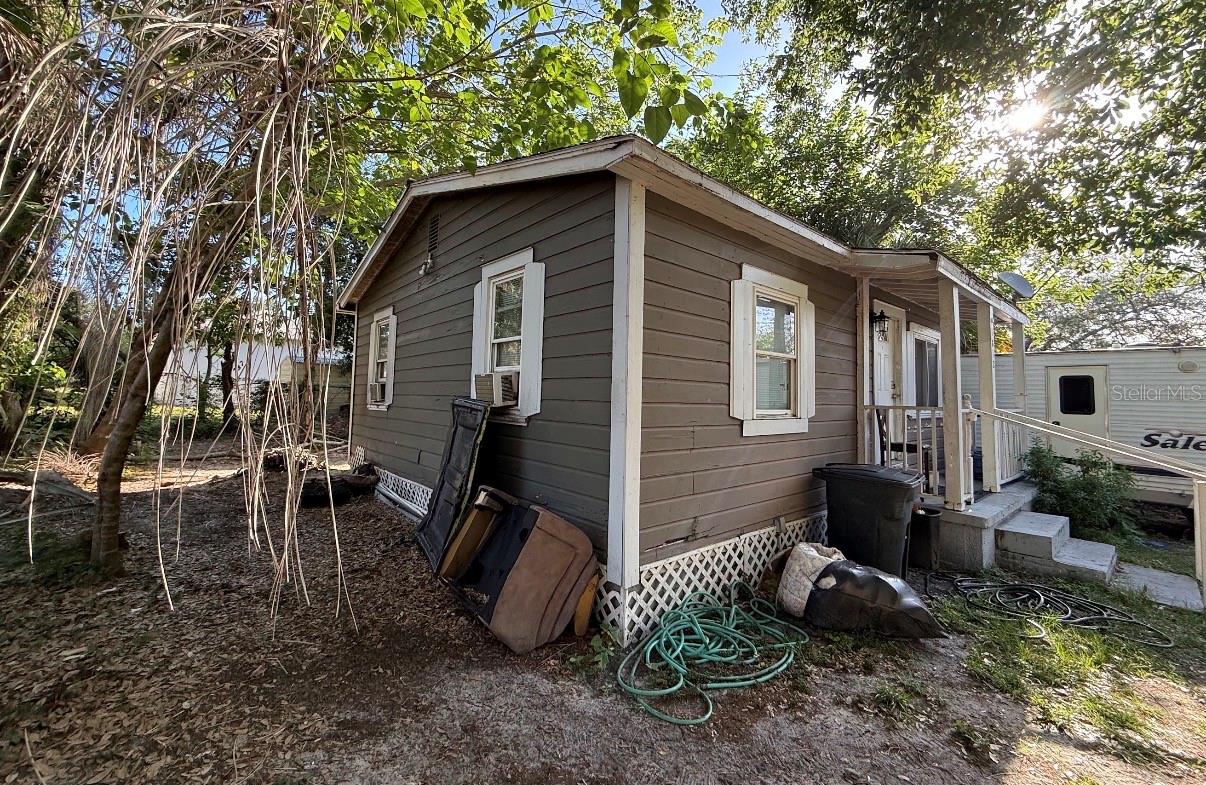 1812 E OKALOOSA AVE, TAMPA, FL, 33604