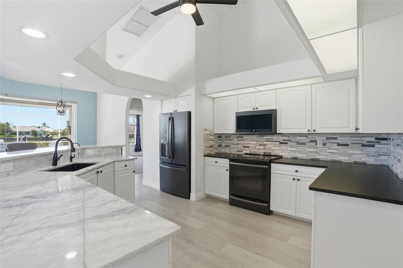 855 PAMELA DR, PUNTA GORDA, FL, 33950