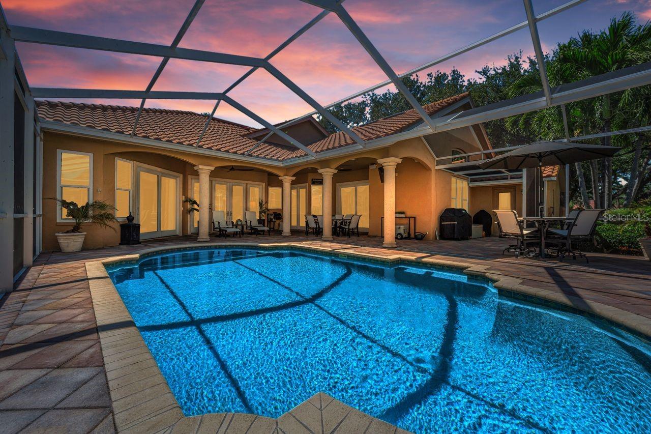 970 SOUTHERN PINE CT NE, ST PETERSBURG, FL, 33703