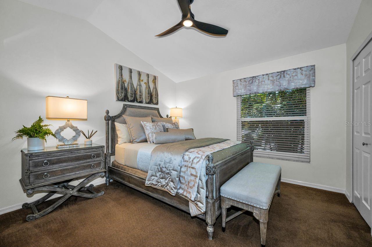 970 SOUTHERN PINE CT NE, ST PETERSBURG, FL, 33703