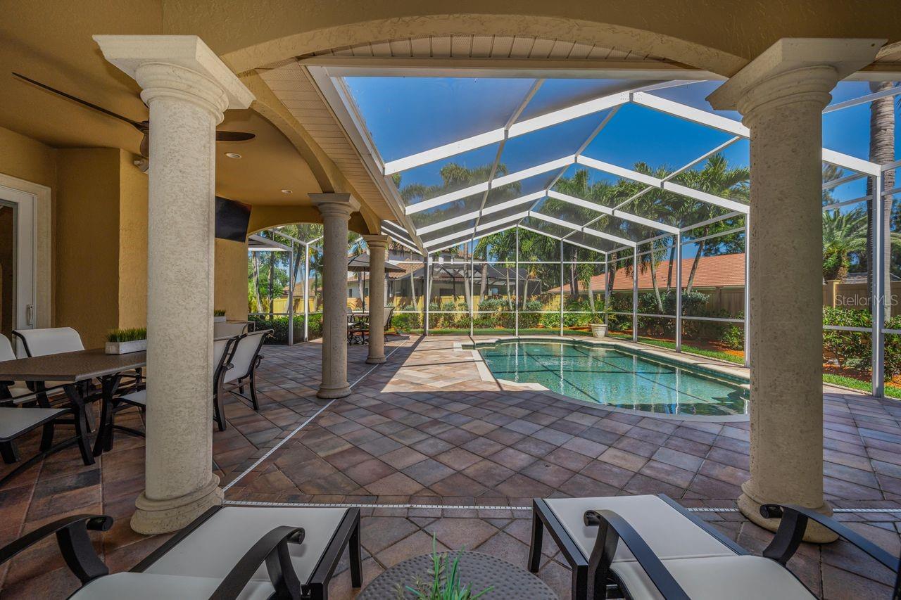 970 SOUTHERN PINE CT NE, ST PETERSBURG, FL, 33703