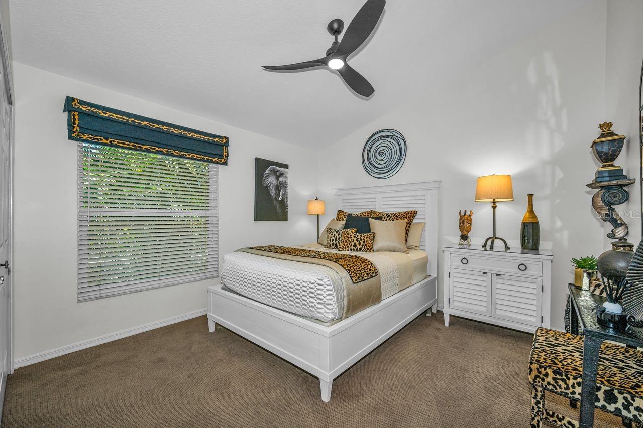970 SOUTHERN PINE CT NE, ST PETERSBURG, FL, 33703