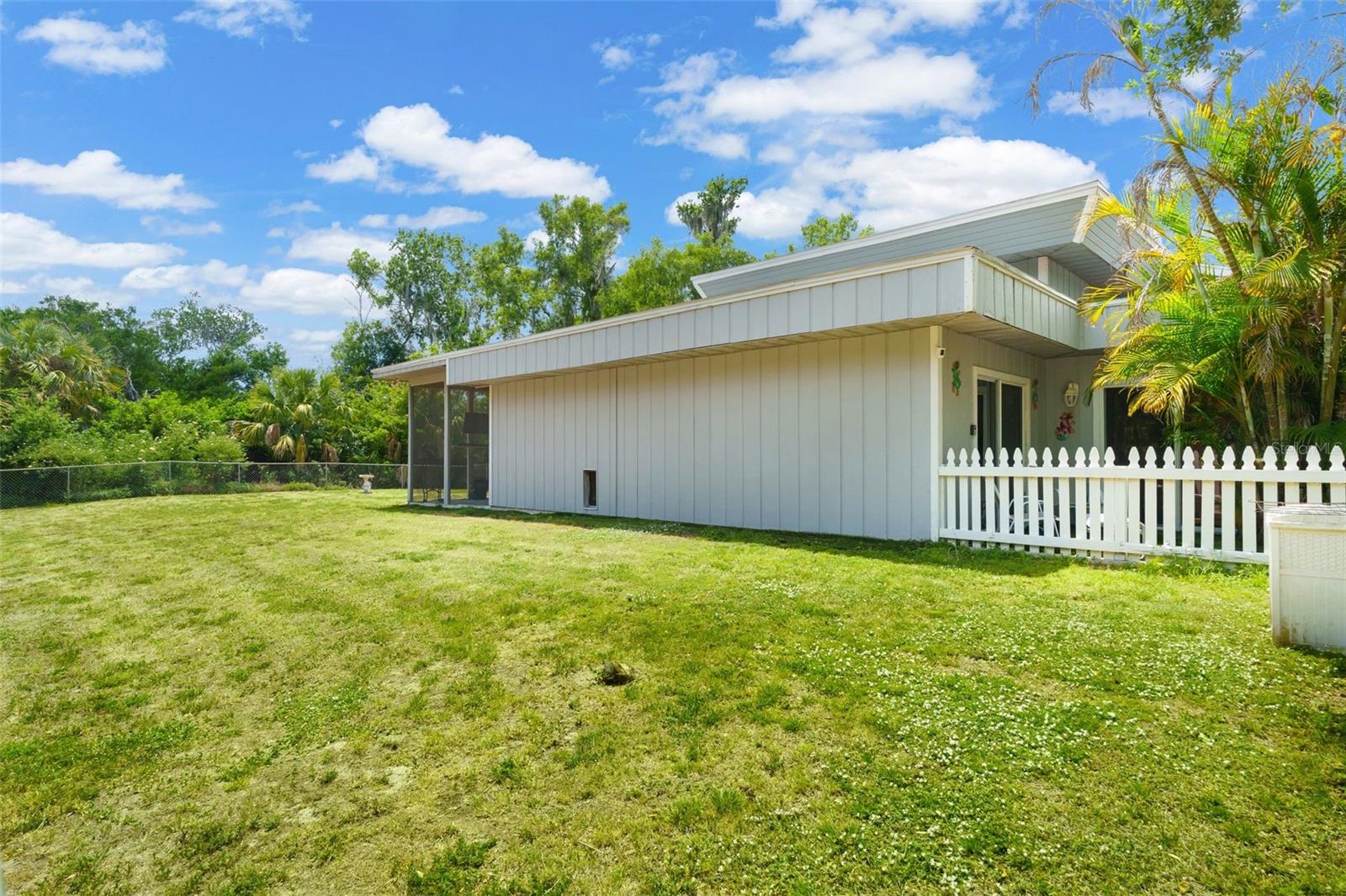 2070 59TH ST, SARASOTA, FL, 34243