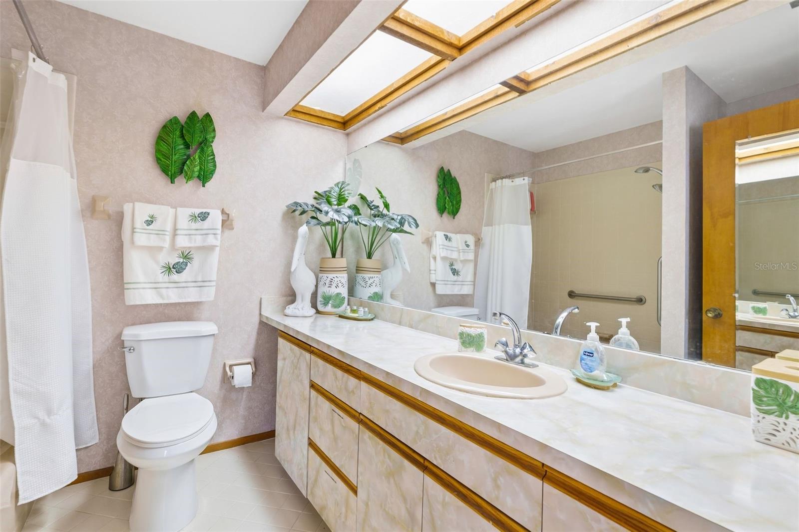 2070 59TH ST, SARASOTA, FL, 34243