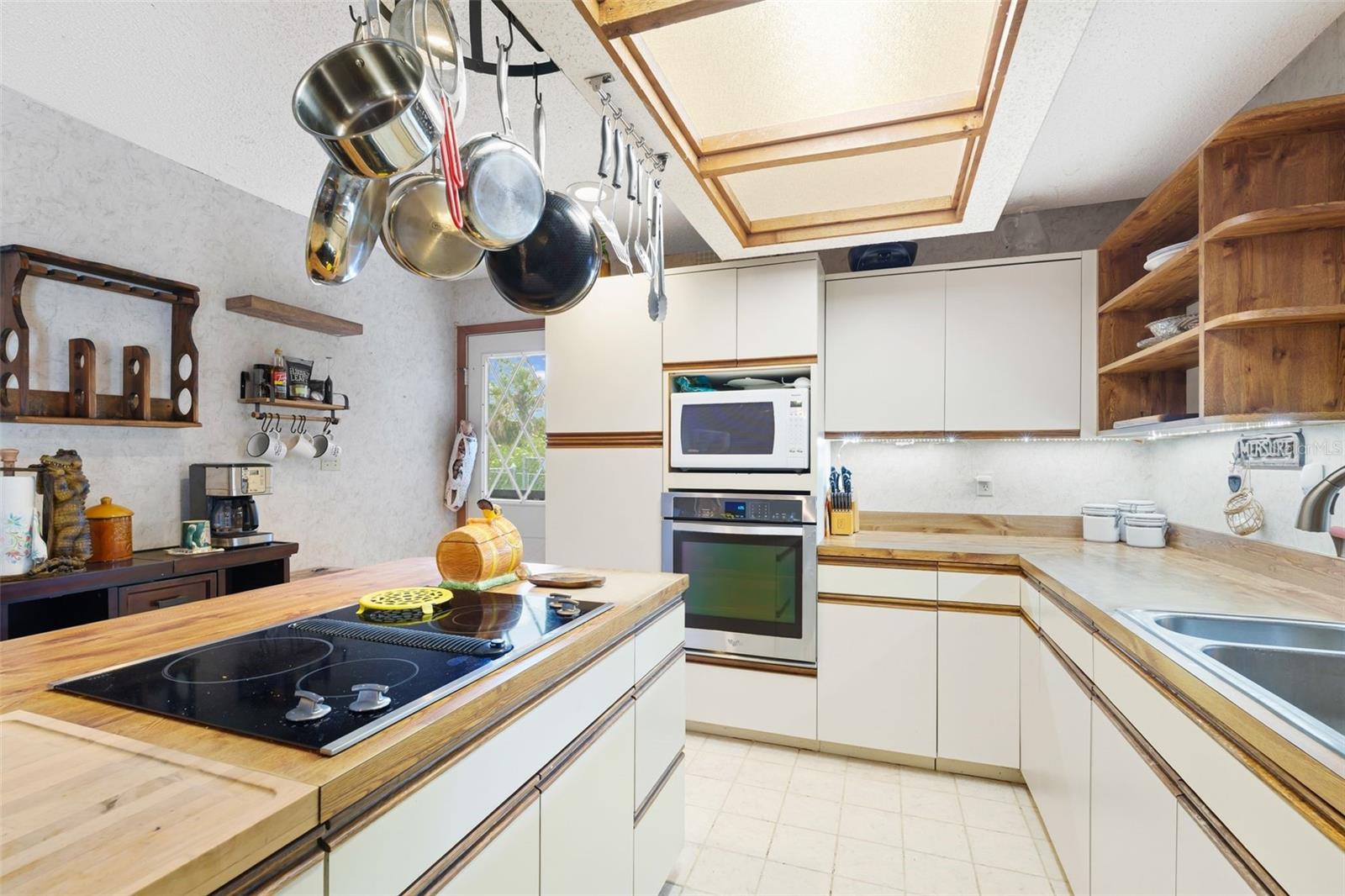 2070 59TH ST, SARASOTA, FL, 34243