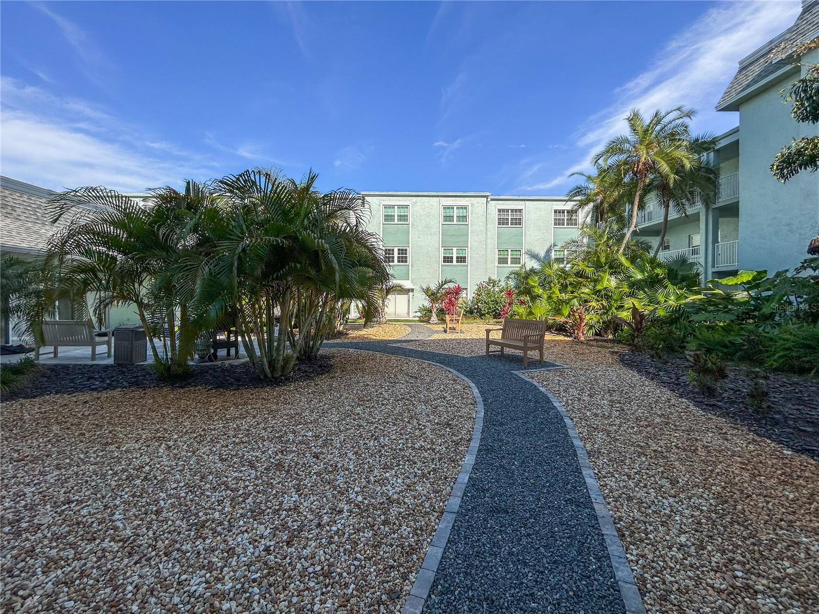 1706 BELLEAIR FOREST DR #252, BELLEAIR, FL, 33756