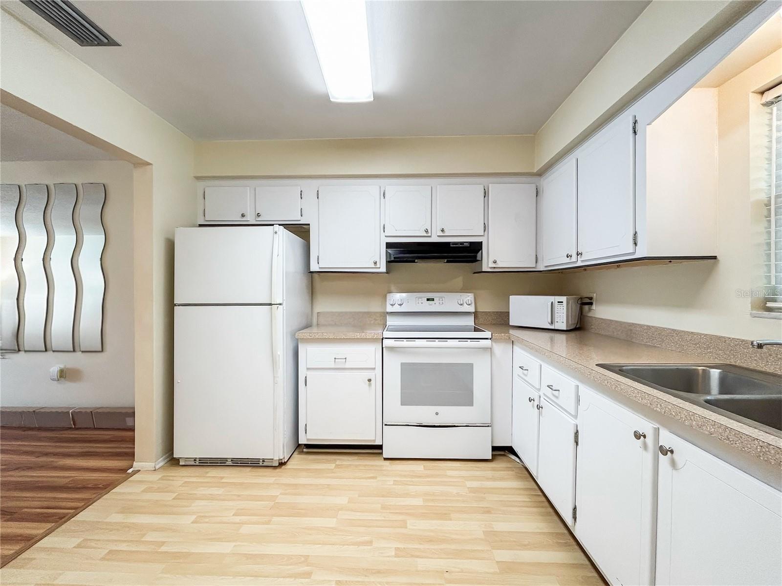 1706 BELLEAIR FOREST DR #252, BELLEAIR, FL, 33756