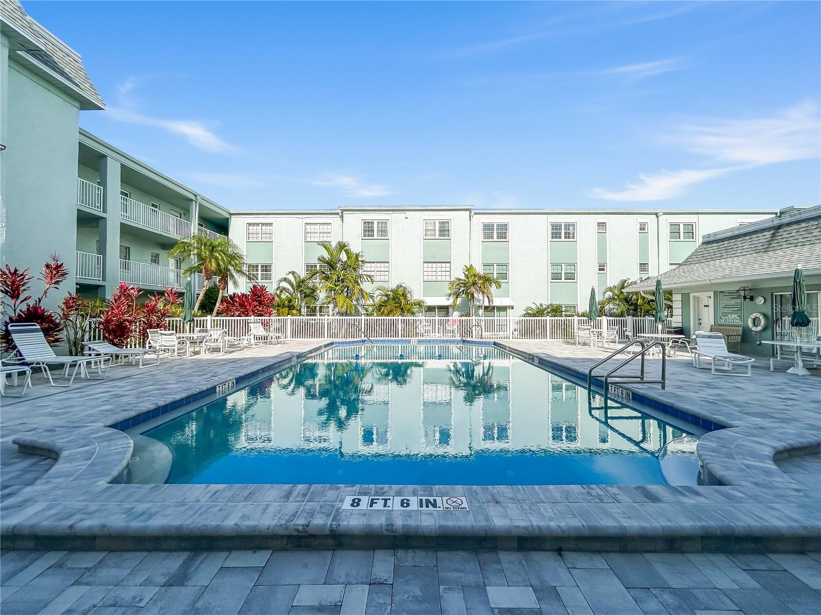 1706 BELLEAIR FOREST DR #252, BELLEAIR, FL, 33756