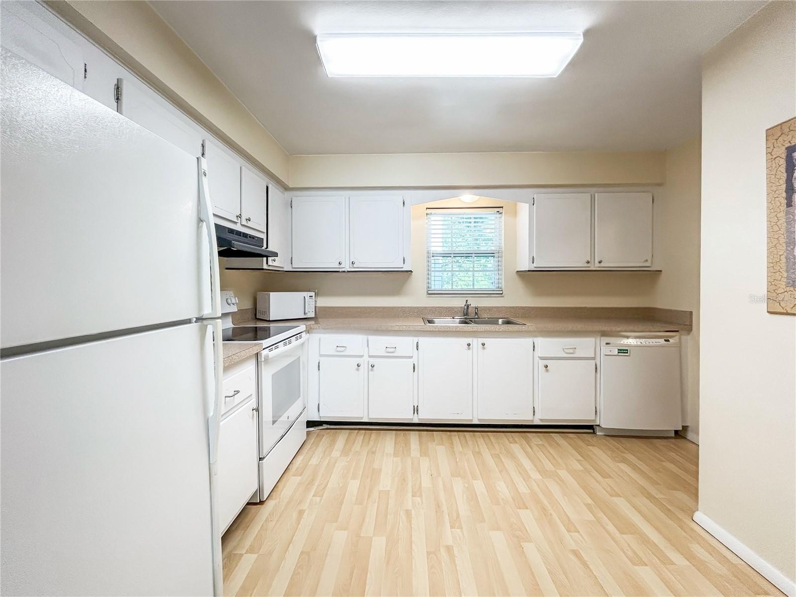 1706 BELLEAIR FOREST DR #252, BELLEAIR, FL, 33756