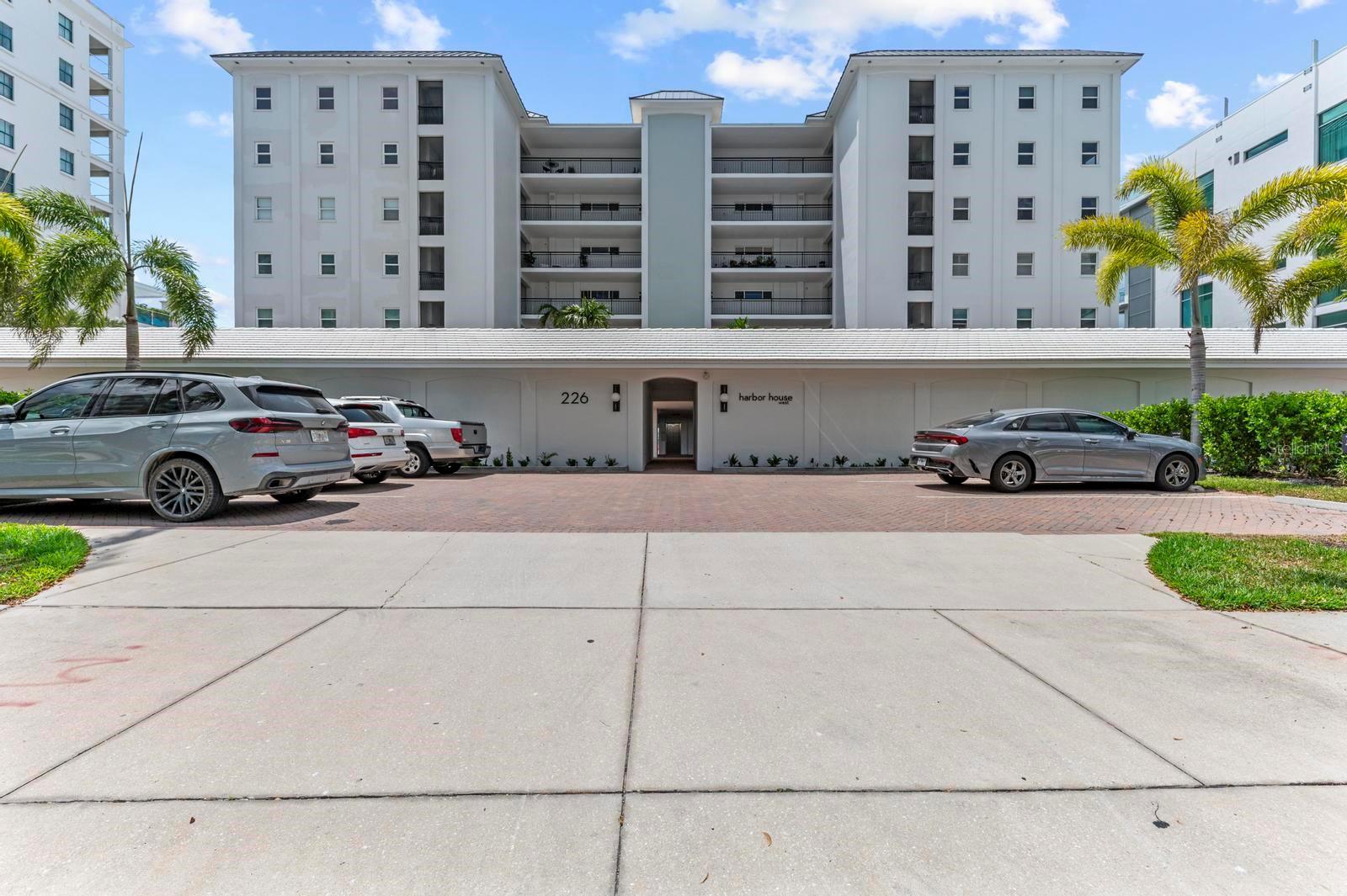 226 GOLDEN GATE PT #33, SARASOTA, FL, 34236