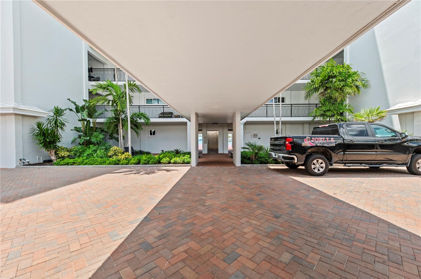 226 GOLDEN GATE PT #33, SARASOTA, FL, 34236