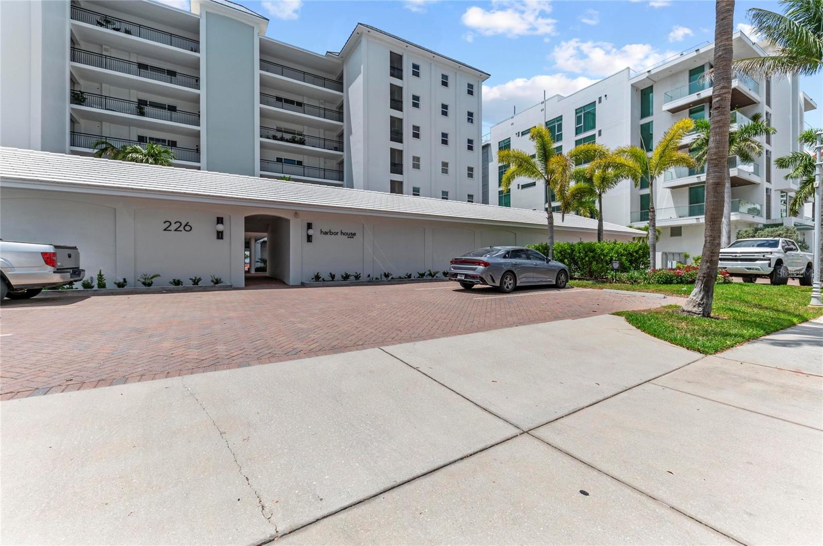 226 GOLDEN GATE PT #33, SARASOTA, FL, 34236