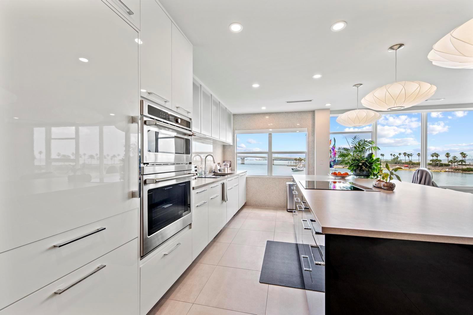 226 GOLDEN GATE PT #33, SARASOTA, FL, 34236
