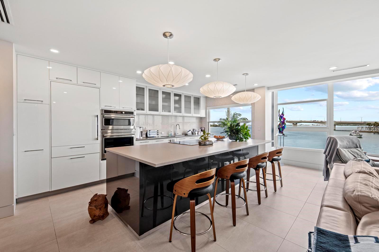 226 GOLDEN GATE PT #33, SARASOTA, FL, 34236