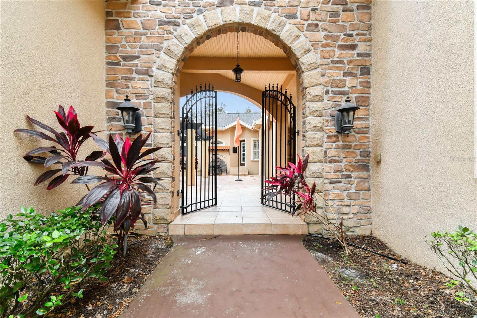 12709 MANNHURST OAK LN, LITHIA, FL, 33547