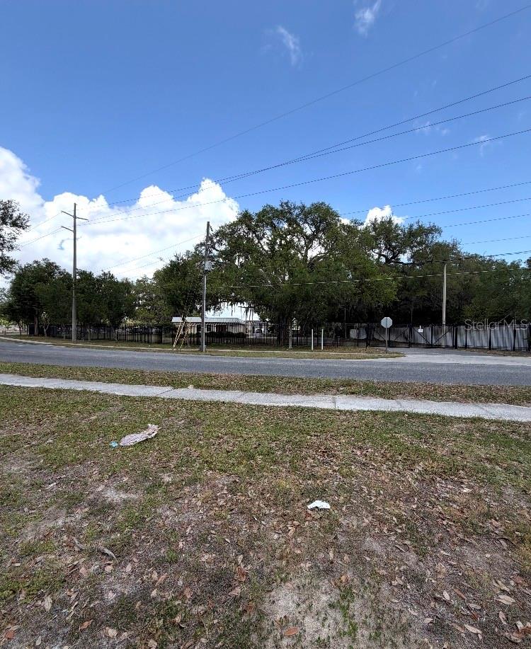 N OAKLAND ST, LEESBURG, FL, 34748