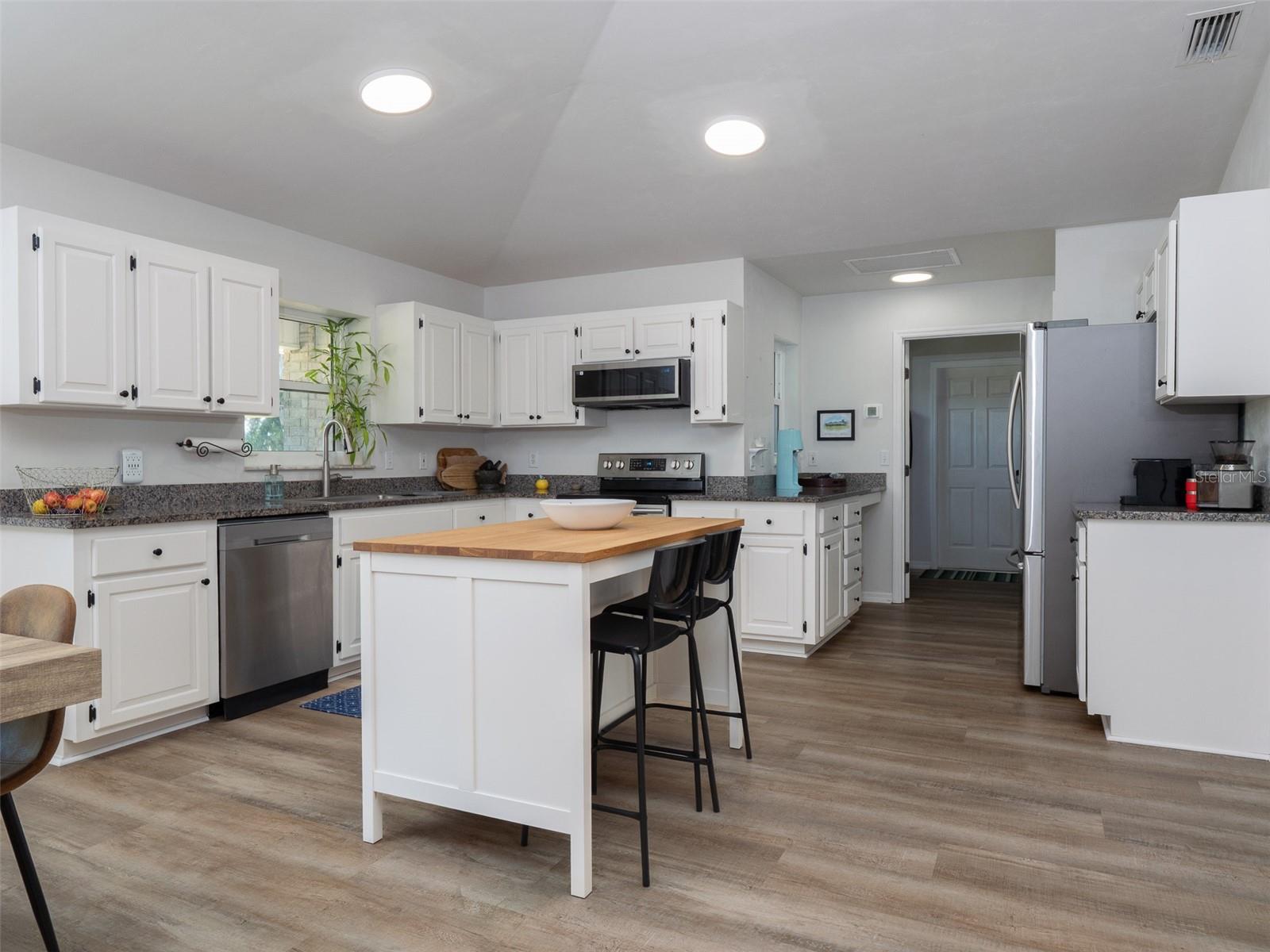 23053 NW 142ND AVE, HIGH SPRINGS, FL, 32643