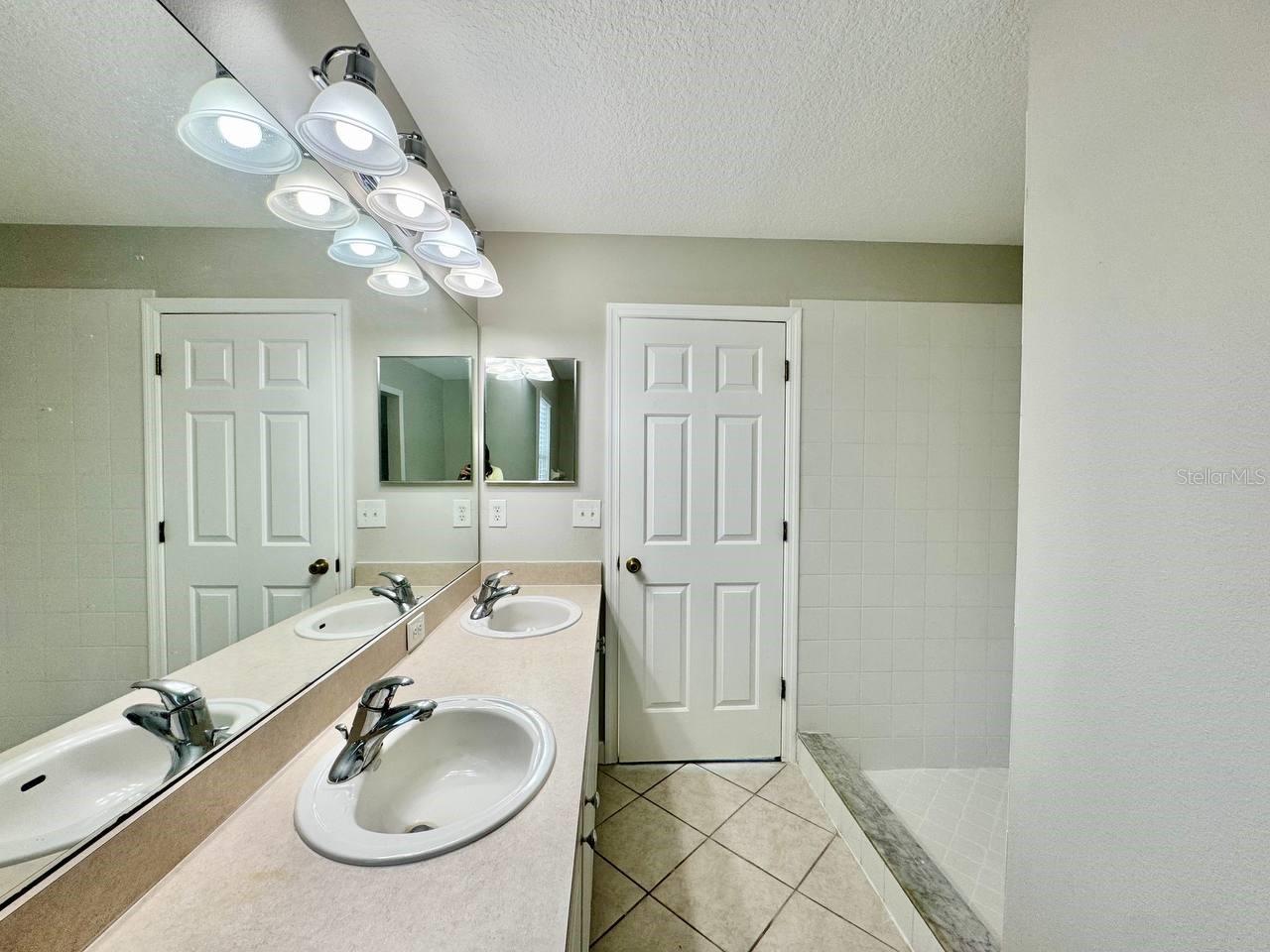 18112 CANAL POINTE ST, TAMPA, FL, 33647