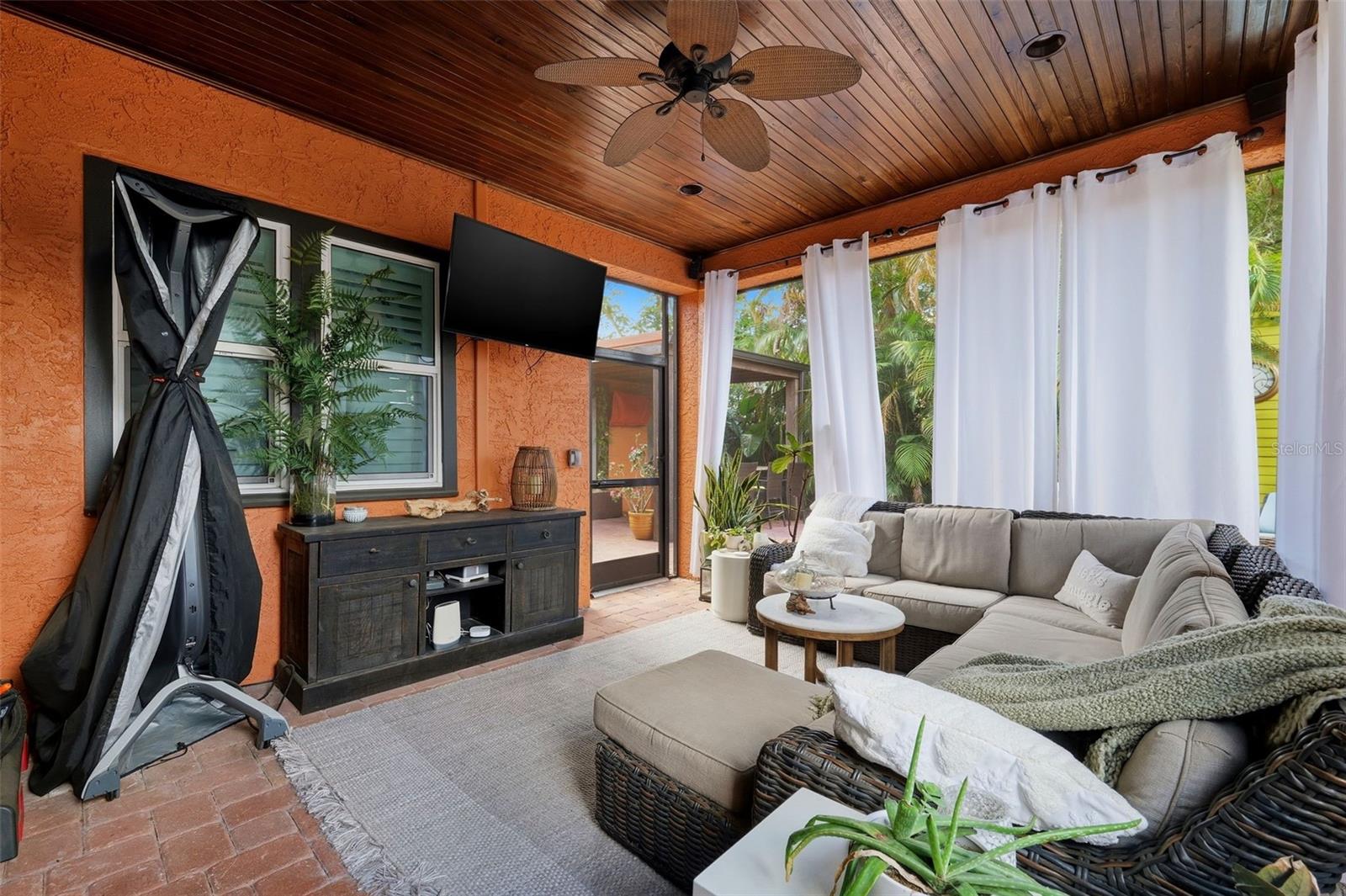 3318 W PALMIRA AVE, TAMPA, FL, 33629