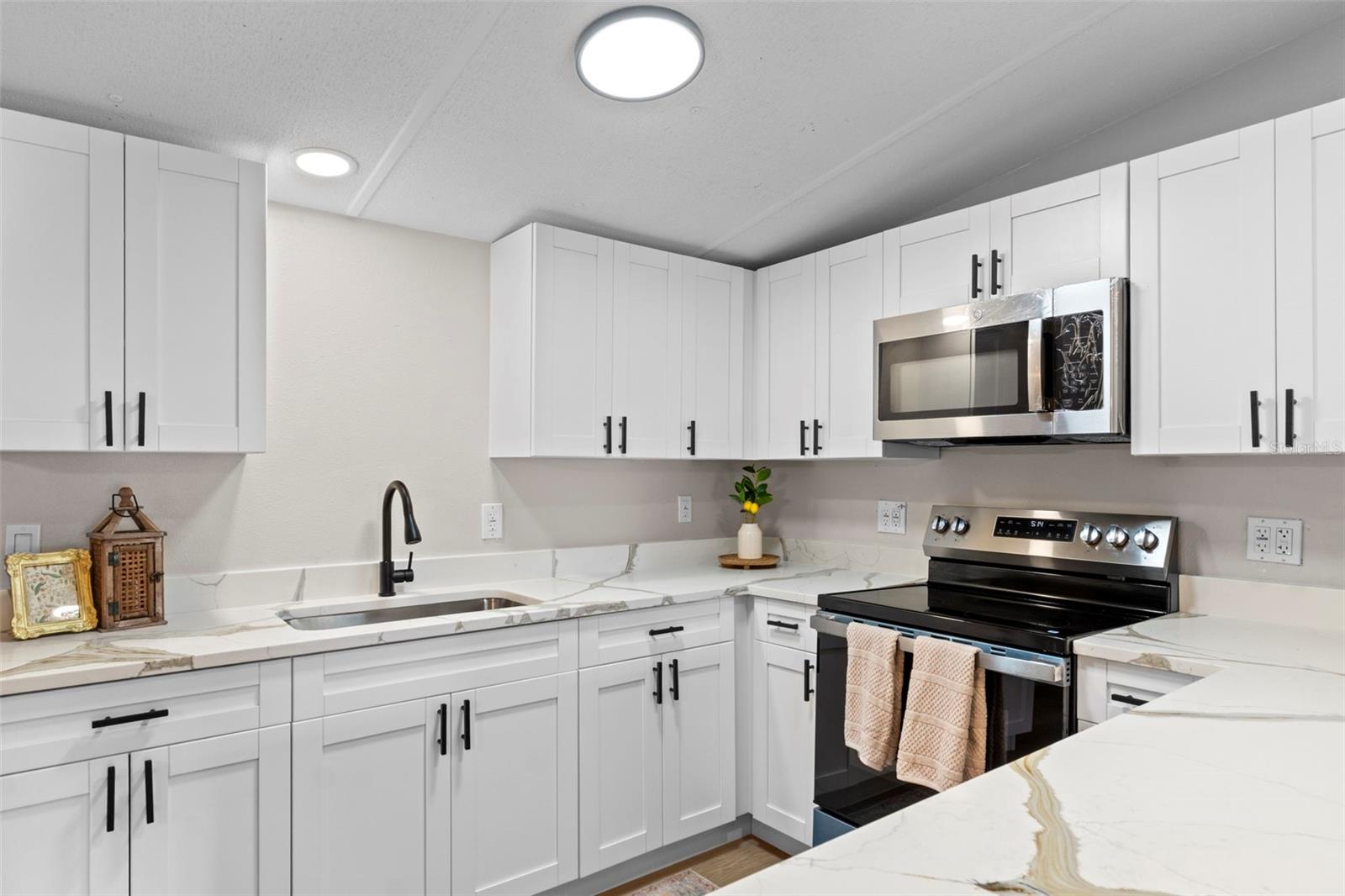 8017 E SKYLINE LN, FLORAL CITY, FL, 34436