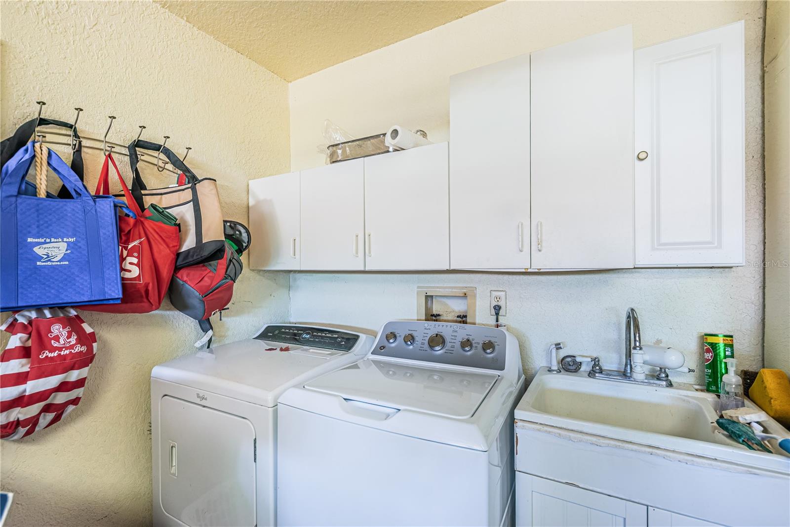 3248 HILARY CIR, PALM HARBOR, FL, 34684